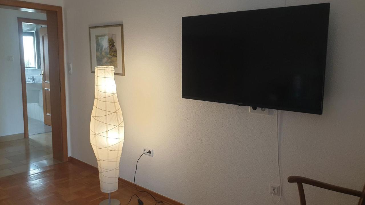 Ferienwohnung Mit Terrasse, Kostenloses Wlan, Parkplatz Bad Oeynhausen Dış mekan fotoğraf