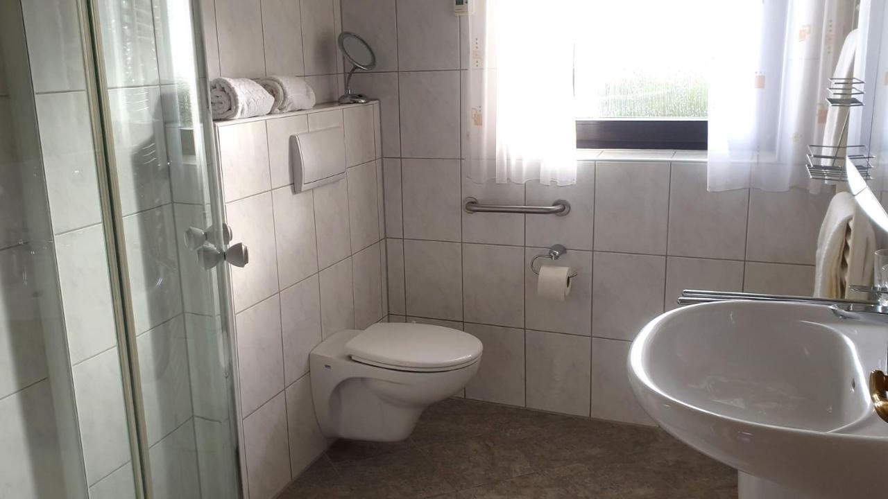 Ferienwohnung Mit Terrasse, Kostenloses Wlan, Parkplatz Bad Oeynhausen Dış mekan fotoğraf